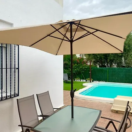 בית נופש Sirio. Chalet Con Piscina Privada