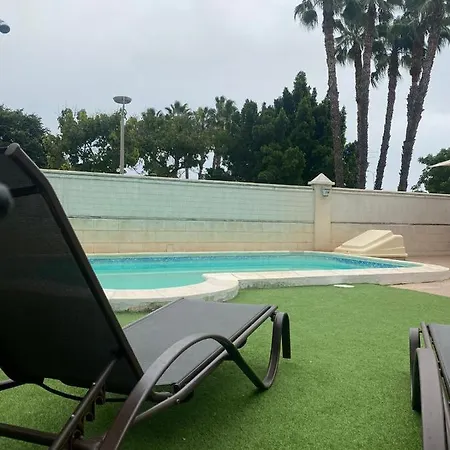 בית נופש Sirio. Chalet Con Piscina Privada גאנדיה